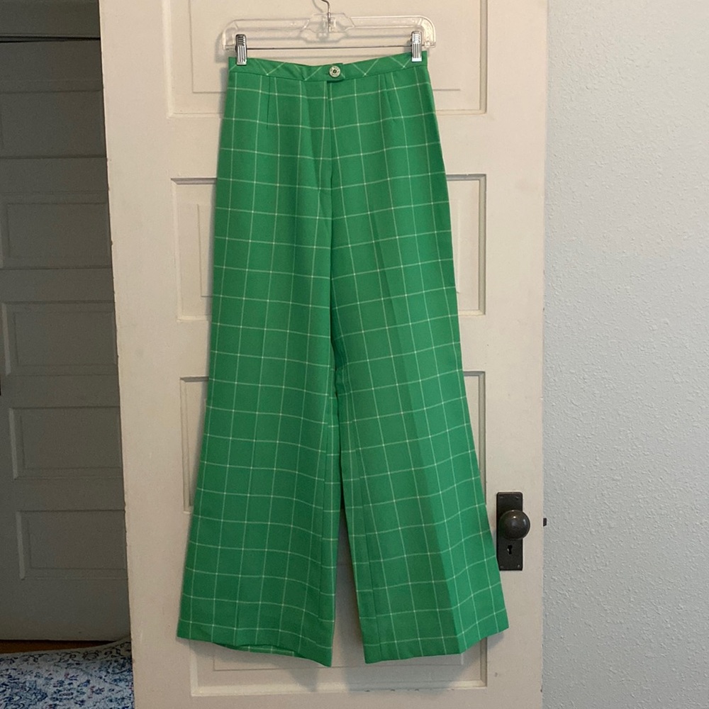 VINTAGE GREEN PLAID PAINTS
